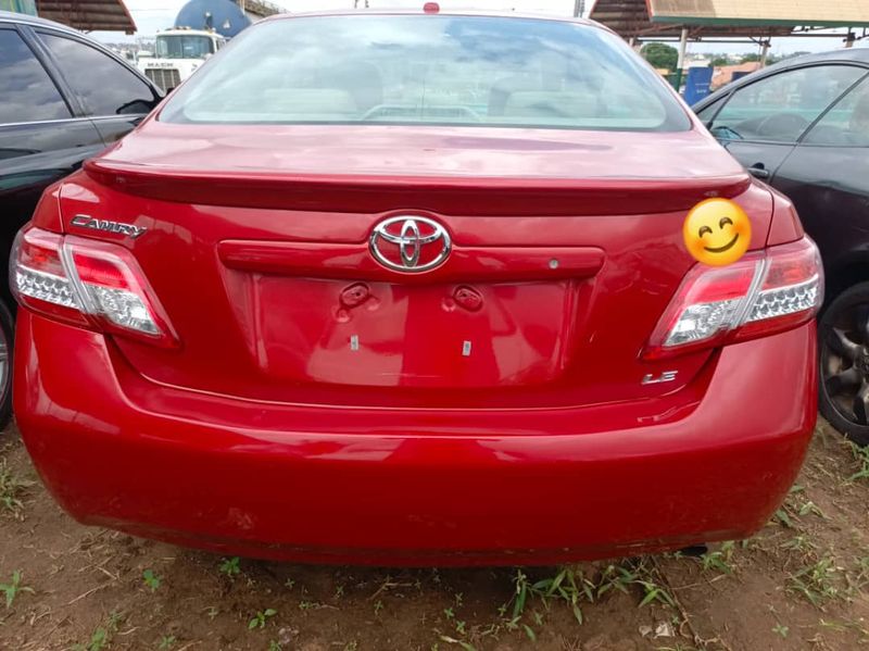 Thumbnail 6 of 2011 Toyota Camry LE